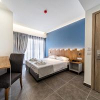 pollis hotel