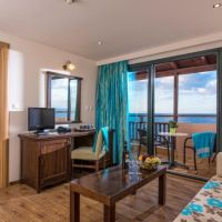 koutrakis suites