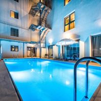 pollis hotel
