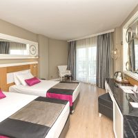 side serenis hotel