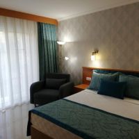green forest holiday village