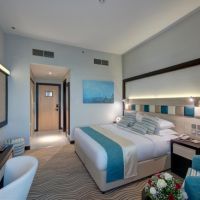 city avenue hotel.