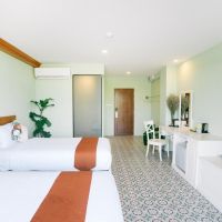 pineapple hotel (ex. hula anana hotel)