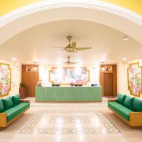 pineapple hotel (ex. hula anana hotel)