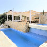 mourtzanakis residence by chc