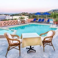 labyrinth hotel