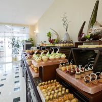 crowne plaza dubai