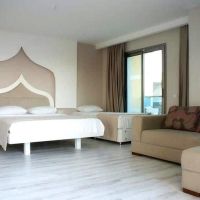 breeze beach hotel