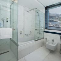 edge creekside hotel