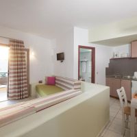 latania studios & apartments