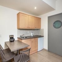 icarus suites & apartments