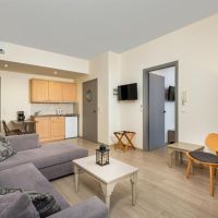 icarus suites & apartments