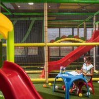 petousis hotel & suites