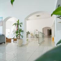 melini hotel apts