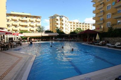 kleopatra royal palm hotel