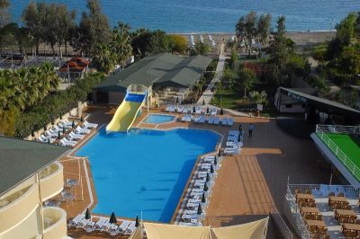 akin paradise hotel