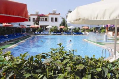 club cherry hotel & family suites