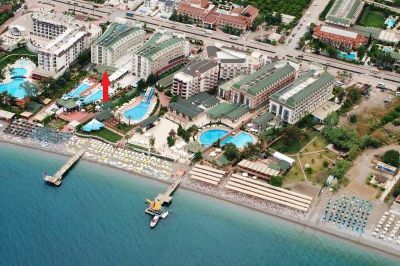 lims bona dea beach