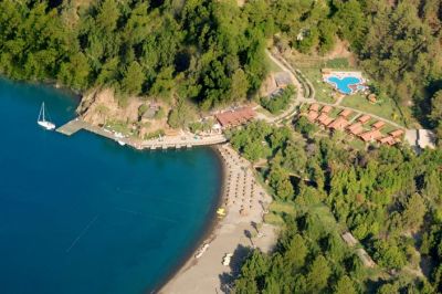 the bay beach club
