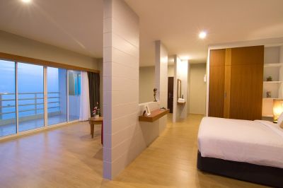 v8 seaview jomtien