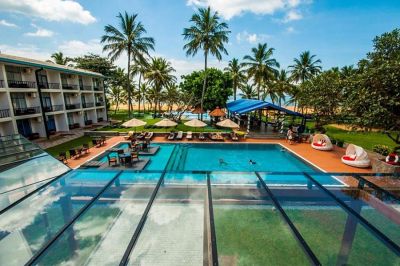 camelot beach hotel