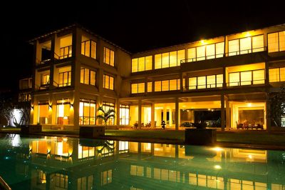 wave and deep beach resort