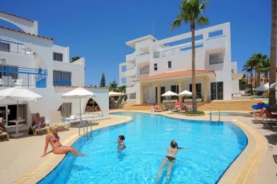 petrosana hotel apts