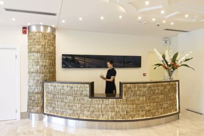 athens avenue hotel