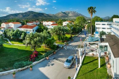 grand blue hotel eretria