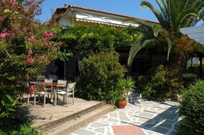 ioli apartments fourka beach