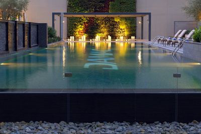 damac maison cour jardin