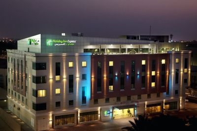 holiday inn express safa park