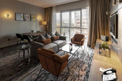 edge creekside hotel
