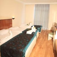 akin paradise hotel