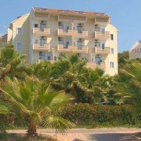 rheme beach hotel
