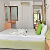 club cherry hotel & family suites