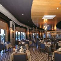 commodore elite suites & spa