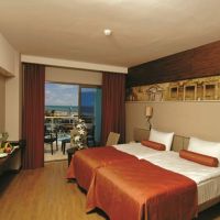 commodore elite suites & spa