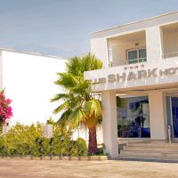 club shark hotel