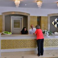 side crown serenity hotel