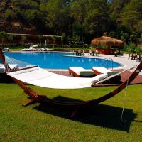 the bay beach club