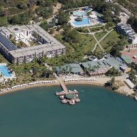 Crystal Green Bay Resort & Spa