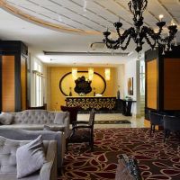 Side Crown Palace Hotel