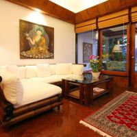 mom tri's villa royale