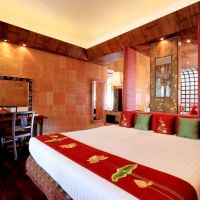 mom tri's villa royale