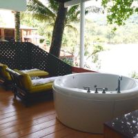 mom tri's villa royale