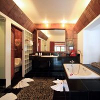 mom tri's villa royale