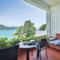 mom tri's villa royale