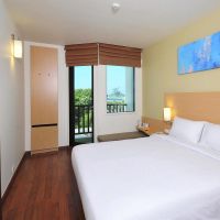 ibis phuket kata