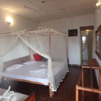polina resort hikkaduwa (hansa Surf)